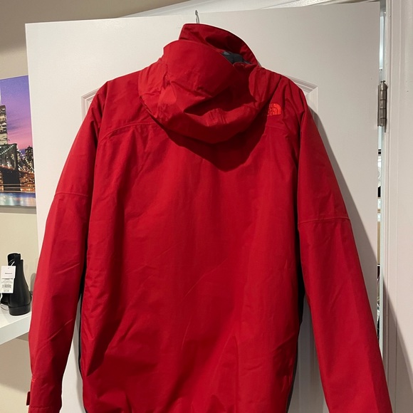 Red north face jacket - Picture 2 of 2